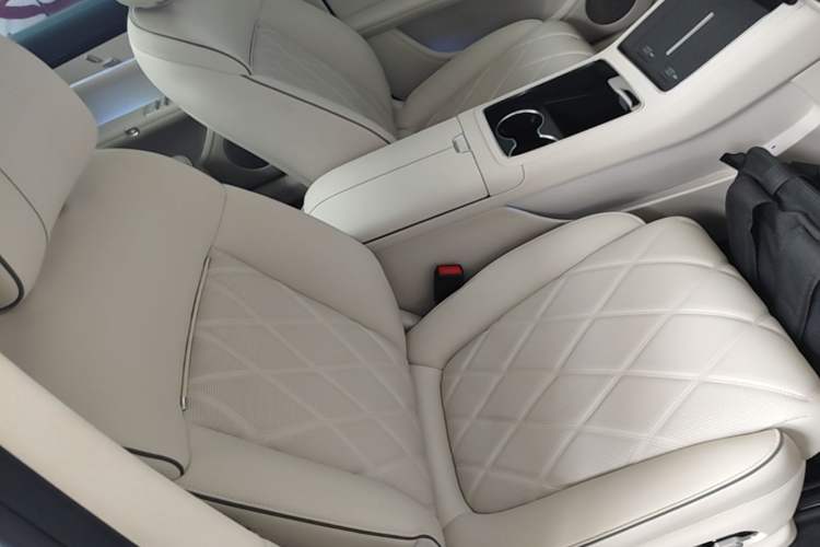 Used Hima Stelato S9 2026 Model Range-Extender Ultra, Rear-wheel Drive, 53kWh Right Front Seat