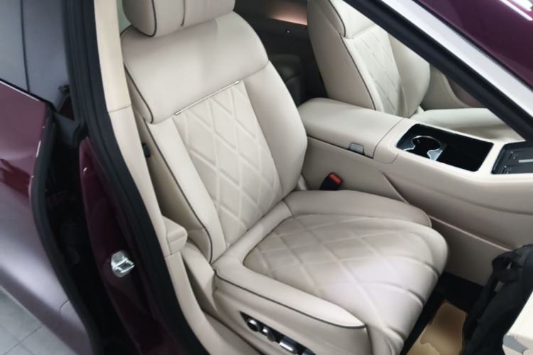 Used Hima Stelato S9 2026 Model Range-Extender Ultra, Rear-wheel Drive, 53kWh Right Front Seat