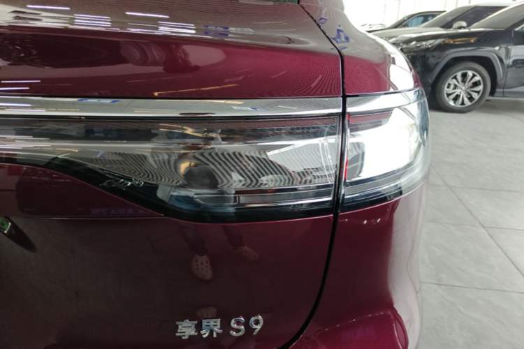 Used Hima Stelato S9 2026 Model Range-Extender Ultra, Rear-wheel Drive, 53kWh Right Rear Taillight