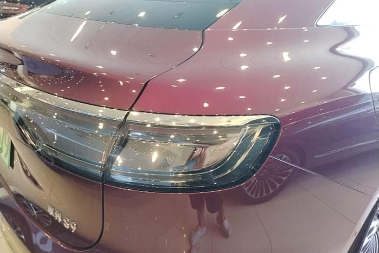 Used Hima Stelato S9 2026 Model Range-Extender Ultra, Rear-wheel Drive, 53kWh Right Rear Taillight