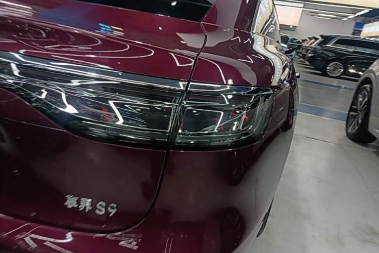 Used Hima Stelato S9 2026 Model Range-Extender Ultra, Rear-wheel Drive, 53kWh Right Rear Taillight