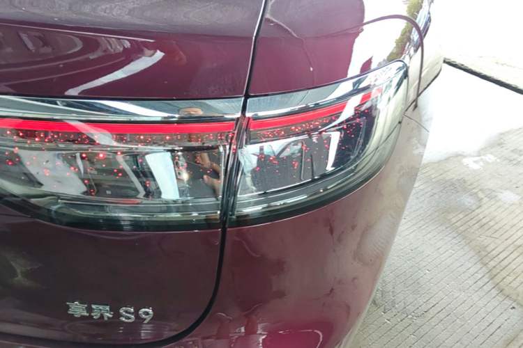 Used Hima Stelato S9 2026 Model Range-Extender Ultra, Rear-wheel Drive, 53kWh Right Rear Taillight