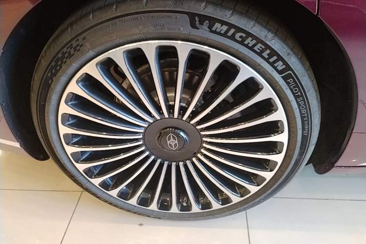 Used Hima Stelato S9 2026 Model Range-Extender Ultra, Rear-wheel Drive, 53kWh Right Rear Wheel Hub