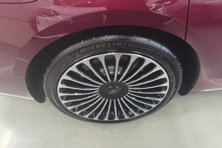 Used Hima Stelato S9 2026 Model Range-Extender Ultra, Rear-wheel Drive, 53kWh Right Rear Wheel Hub