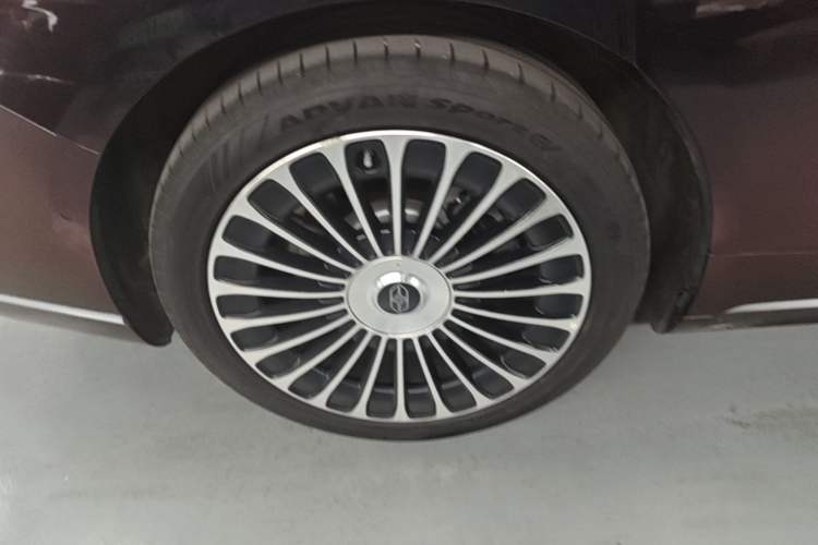 Used Hima Stelato S9 2026 Model Pure-Electric Max All-Wheel Drive 100 kWh Right Rear Wheel Hub
