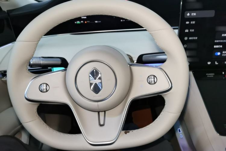 Used Hima Stelato S9 2026 Model Range-Extender Ultra, Rear-wheel Drive, 53kWh Steering Wheel