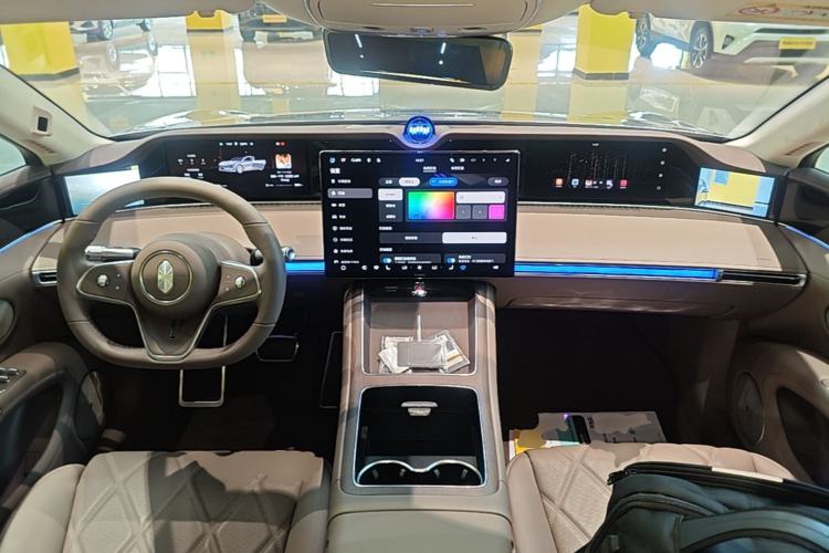 Used Hima Stelato S9 2026 Model Range-Extender Ultra, Rear-wheel Drive, 53kWh Center Console