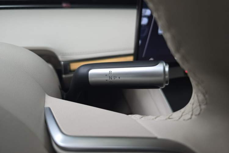 Used Hima Stelato S9 2026 Model Range-Extended Max Rear-Wheel Drive 53 kWh Gear Lever