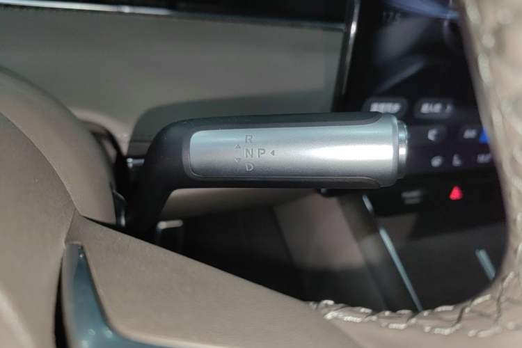 Used Hima Stelato S9 2026 Model Range-Extender Ultra, Rear-wheel Drive, 53kWh Gear Lever