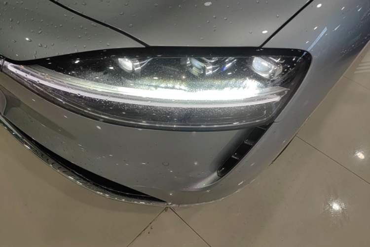 Used Hima Stelato S9 2026 Model Range-Extender Ultra, Rear-wheel Drive, 53kWh Left Front Headlight