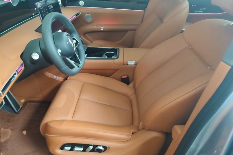 Used Hima Stelato S9 2026 Model Range-Extender Ultra, Rear-wheel Drive, 53kWh Left Front Seat