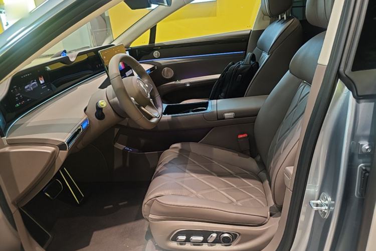 Used Hima Stelato S9 2026 Model Range-Extender Ultra, Rear-wheel Drive, 53kWh Left Front Seat