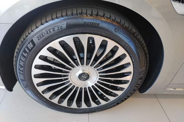 Used Hima Stelato S9 2026 Model Range-Extender Ultra, Rear-wheel Drive, 53kWh Left Front Wheel Hub
