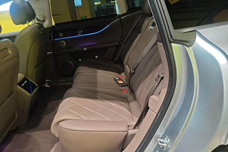 Used Hima Stelato S9 2026 Model Range-Extender Ultra, Rear-wheel Drive, 53kWh Left Rear Seat