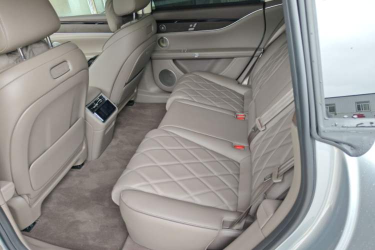 Used Hima Stelato S9 2026 Model Range-Extender Ultra, Rear-wheel Drive, 53kWh Left Rear Seat