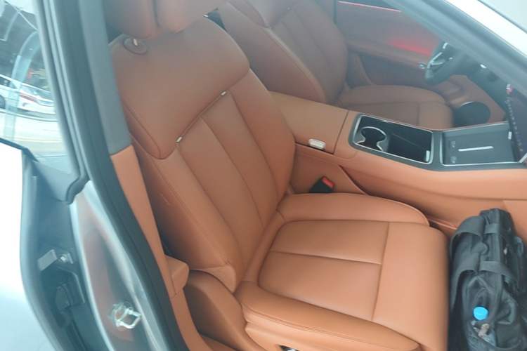 Used Hima Stelato S9 2026 Model Range-Extender Ultra, Rear-wheel Drive, 53kWh Right Front Seat