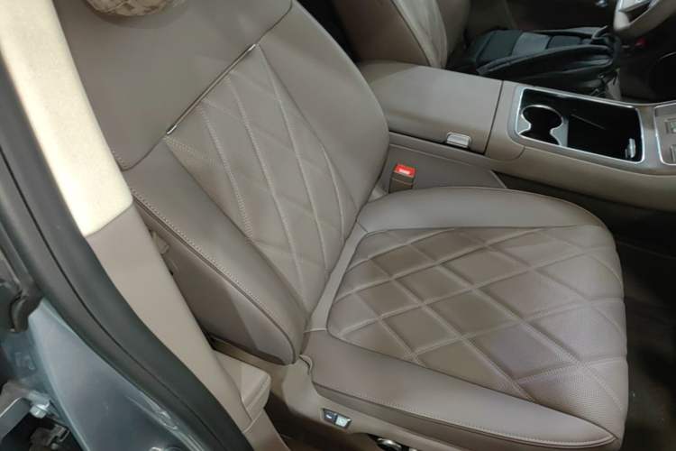 Used Hima Stelato S9 2026 Model Range-Extender Ultra, Rear-wheel Drive, 53kWh Right Front Seat