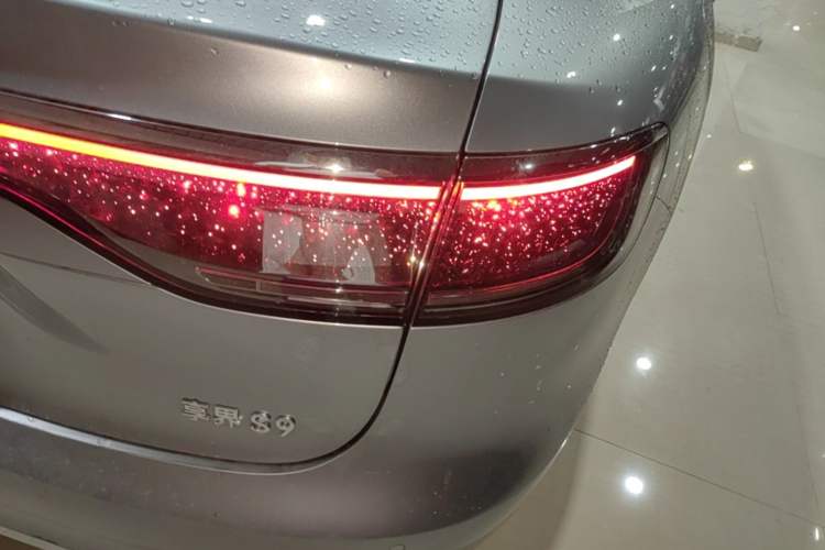 Used Hima Stelato S9 2026 Model Range-Extender Ultra, Rear-wheel Drive, 53kWh Right Rear Taillight