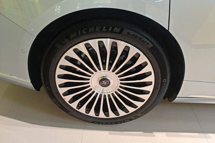 Used Hima Stelato S9 2026 Model Range-Extender Ultra, Rear-wheel Drive, 53kWh Right Rear Wheel Hub