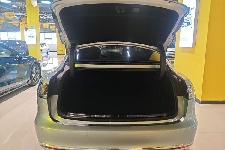 Used Hima Stelato S9 2026 Model Range-Extender Ultra, Rear-wheel Drive, 53kWh Trunk