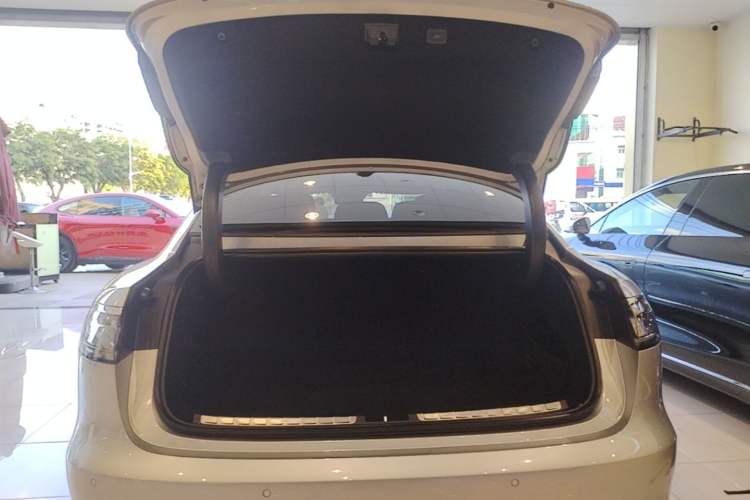 Used Hima Stelato S9 2026 Model Range-Extender Ultra, Rear-wheel Drive, 53kWh Trunk