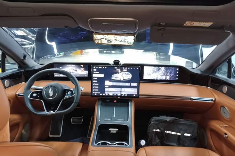 Used Hima Stelato S9T 2025 Model Range-Extended Ultra Long-Range Version Center Console