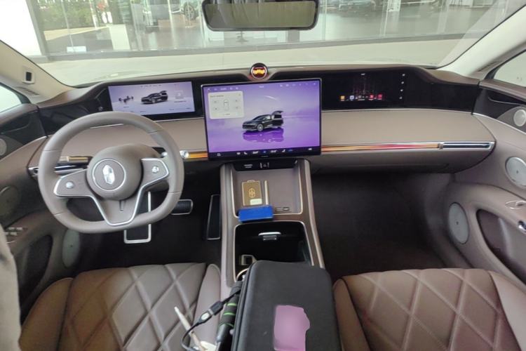 Used Hima Stelato S9T 2025 Model Range-Extended Ultra Long-Range Version Center Console
