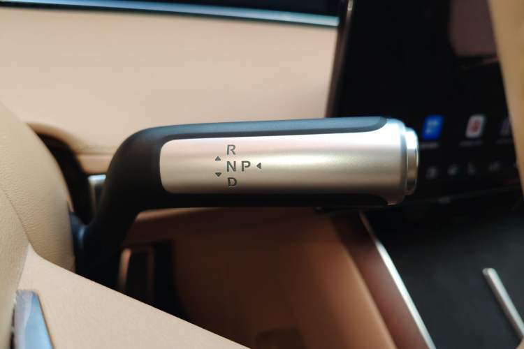 Used Hima Stelato S9T 2025 Model Range-Extended Max Gear Lever