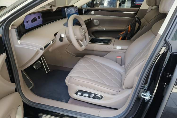 Used Hima Stelato S9T 2025 Model Range-Extended Ultra Long-Range Version Left Front Seat