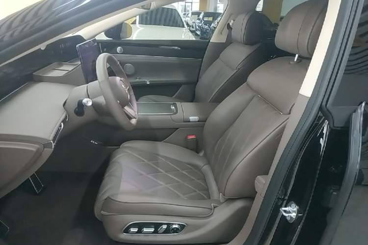 Used Hima Stelato S9T 2025 Model Pure Electric Rear-Drive Max Left Front Seat