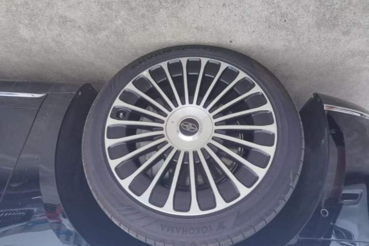 Used Hima Stelato S9T 2025 Model Range-Extended Ultra Long-Range Version Left Front Wheel Hub