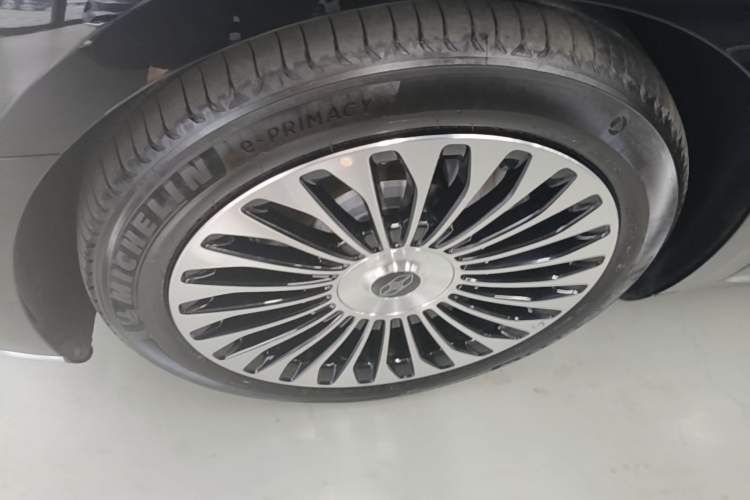 Used Hima Stelato S9T 2025 Model Range-Extended Ultra Long-Range Version Left Front Wheel Hub