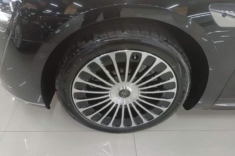 Used Hima Stelato S9T 2025 Model Range-Extended Ultra Long-Range Version Left Front Wheel Hub