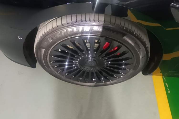 Used Hima Stelato S9T 2025 Model Range-Extended Ultra Long-Range Version Left Front Wheel Hub
