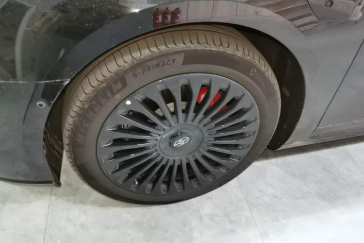 Used Hima Stelato S9T 2025 Model Range-Extended Ultra Long-Range Version Left Front Wheel Hub