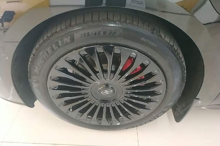 Used Hima Stelato S9T 2025 Model Pure Electric Rear-Drive Max Left Front Wheel Hub