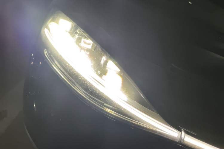 Used Hima Stelato S9T 2025 Model Pure Electric Four-Wheel-Drive Ultra Right Front Headlight