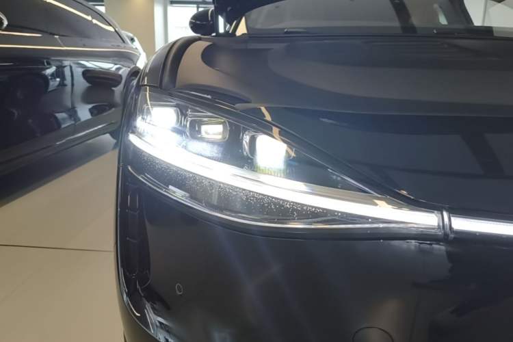 Used Hima Stelato S9T 2025 Model Range-Extended Ultra Long-Range Version Right Front Headlight