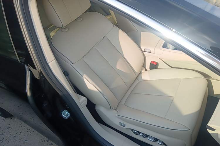Used Hima Stelato S9T 2025 Model Range-Extended Ultra Long-Range Version Right Front Seat