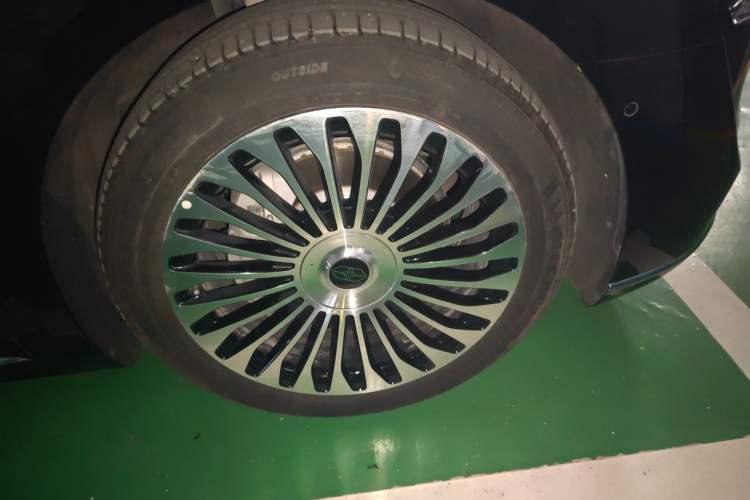 Used Hima Stelato S9T 2025 Model Range-Extended Ultra Long-Range Version Right Front Wheel Hub