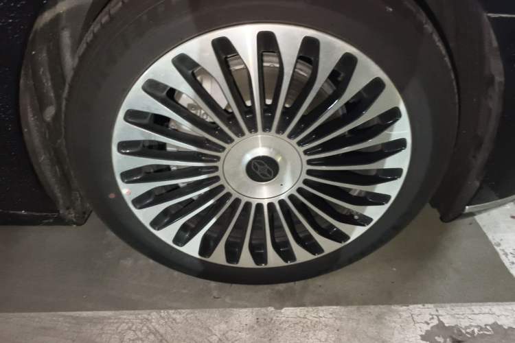 Used Hima Stelato S9T 2025 Model Pure Electric Four-Wheel-Drive Ultra Right Front Wheel Hub