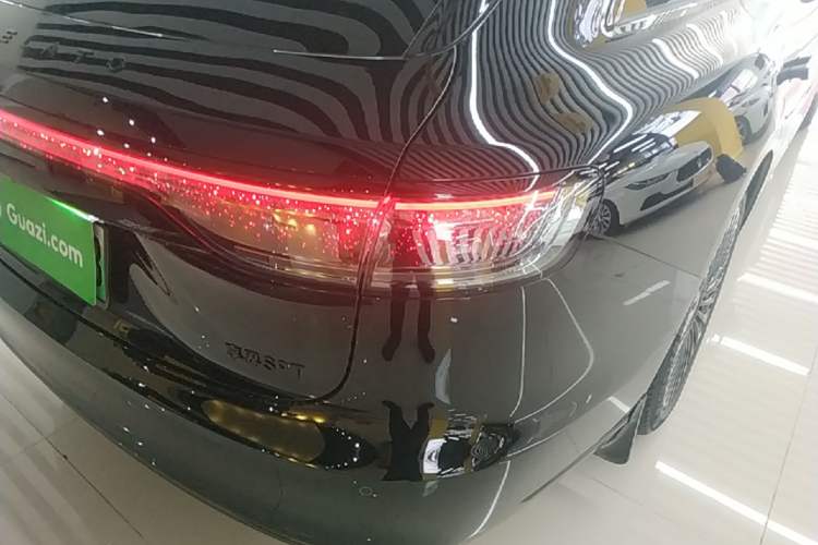 Used Hima Stelato S9T 2025 Model Pure Electric Rear-Drive Max Right Rear Taillight