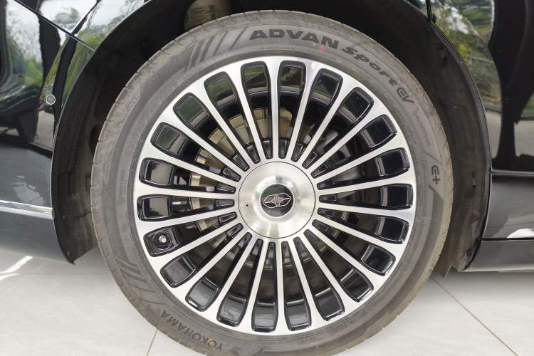 Used Hima Stelato S9T 2025 Model Range-Extended Max Long-Range Version Right Rear Wheel Hub