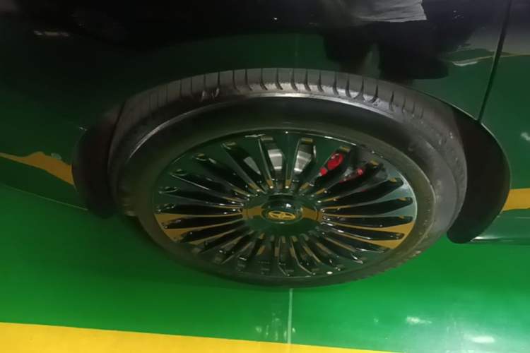 Used Hima Stelato S9T 2025 Model Range-Extended Ultra Long-Range Version Right Rear Wheel Hub