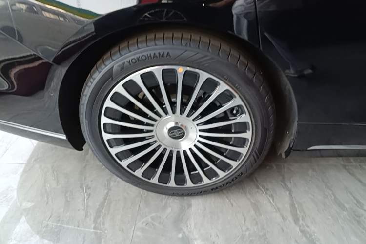 Used Hima Stelato S9T 2025 Model Range-Extended Ultra Long-Range Version Right Rear Wheel Hub