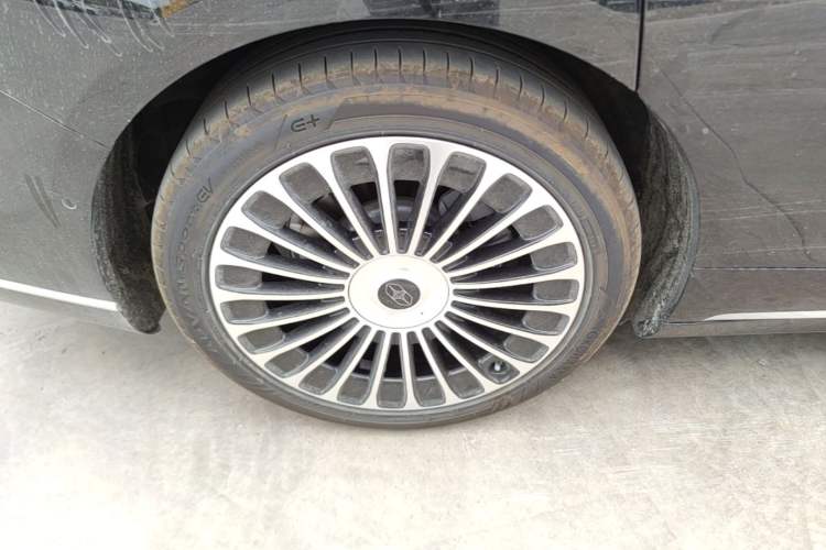 Used Hima Stelato S9T 2025 Model Range-Extended Ultra Long-Range Version Right Rear Wheel Hub