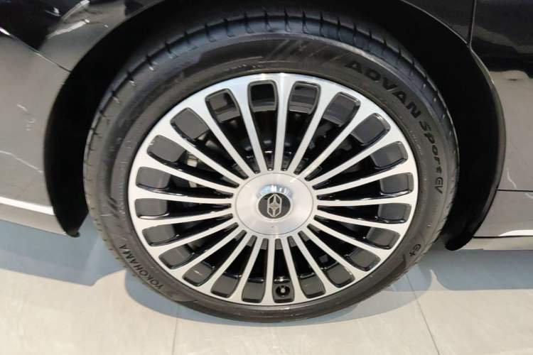 Used Hima Stelato S9T 2025 Model Range-Extended Ultra Long-Range Version Right Rear Wheel Hub