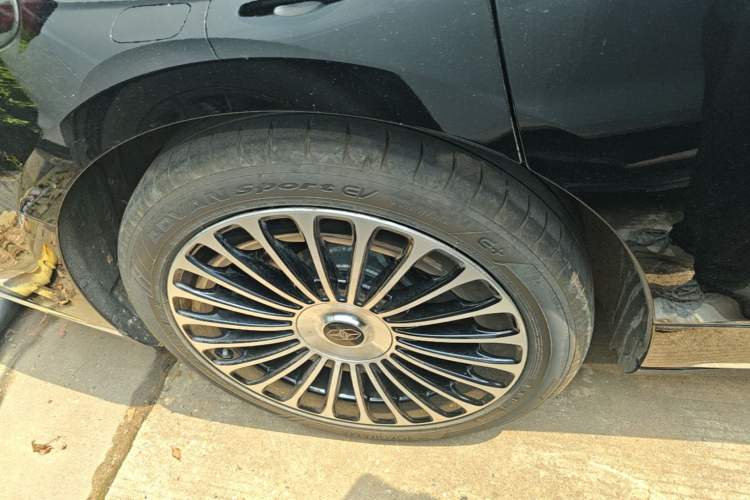 Used Hima Stelato S9T 2025 Model Range-Extended Ultra Long-Range Version Right Rear Wheel Hub