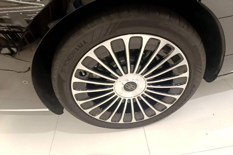 Used Hima Stelato S9T 2025 Model Range-Extended Ultra Long-Range Version Right Rear Wheel Hub
