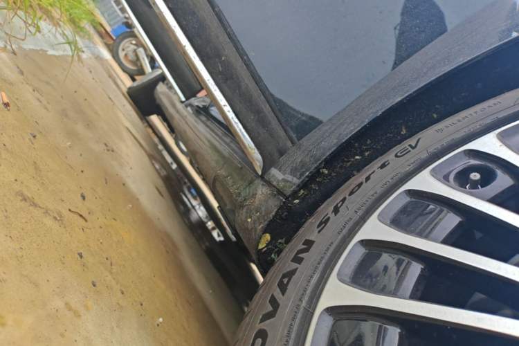 Used Hima Stelato S9T 2025 Model Range-Extended Ultra Long-Range Version Right Side Sill